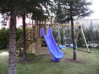 Ahşap Evli Oyun Parkı