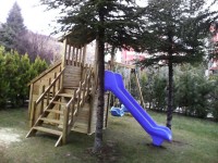 Ahşap Evli Oyun Parkı
