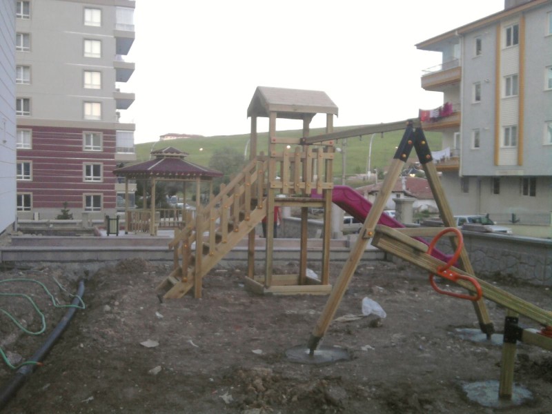 Ahşap Oyun Parkı