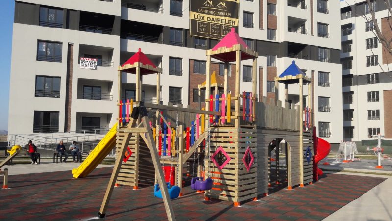 Ahşap Çocuk Parkı